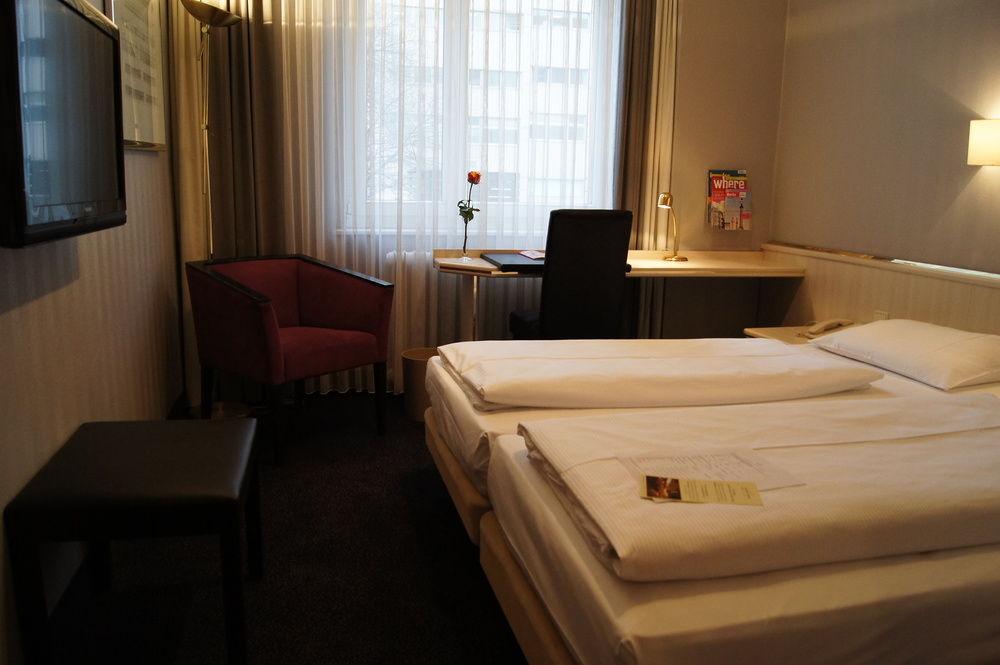 Berlin Plaza Hotel Am Kurfuerstendamm Ngoại thất bức ảnh
