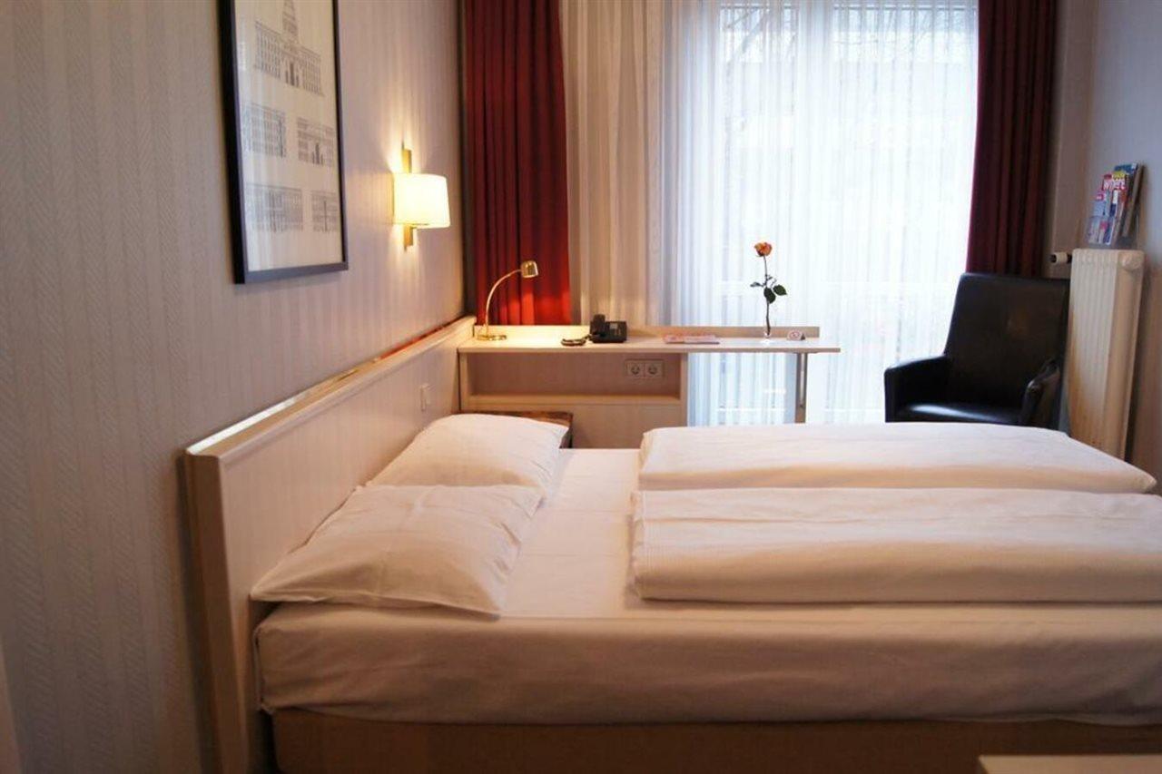 Berlin Plaza Hotel Am Kurfuerstendamm Ngoại thất bức ảnh