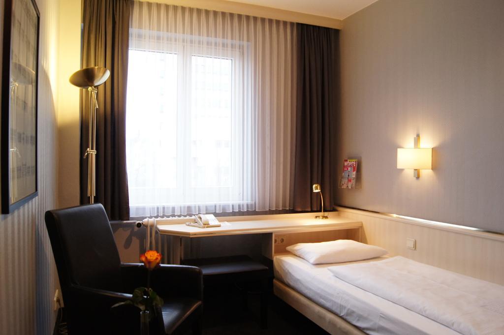 Berlin Plaza Hotel Am Kurfuerstendamm Phòng bức ảnh
