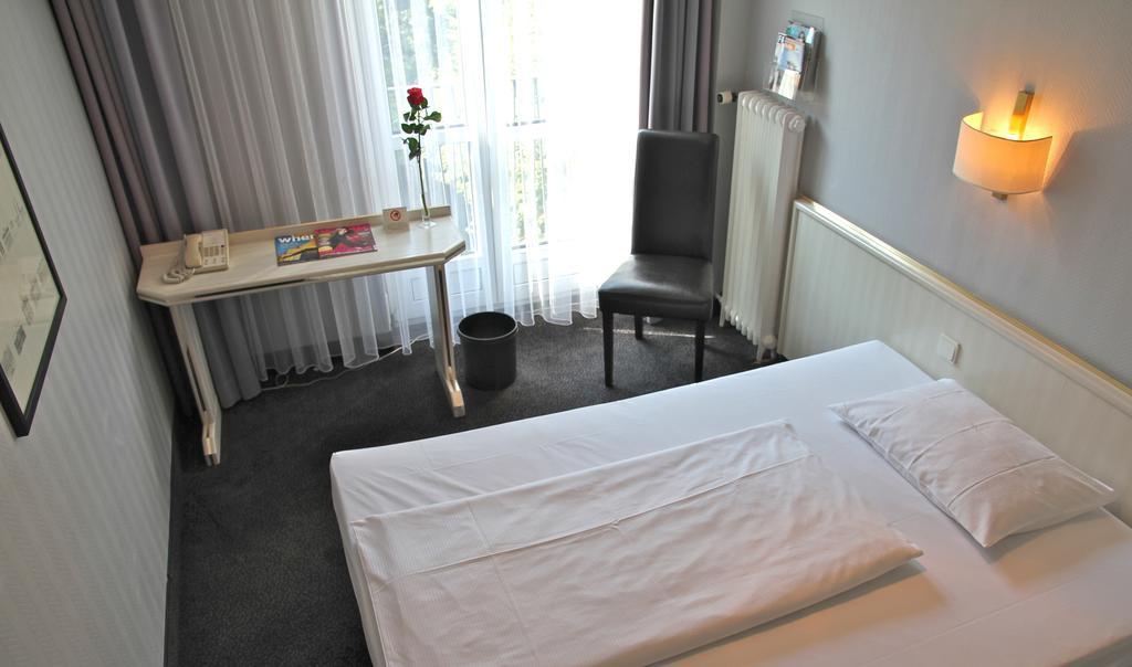 Berlin Plaza Hotel Am Kurfuerstendamm Phòng bức ảnh