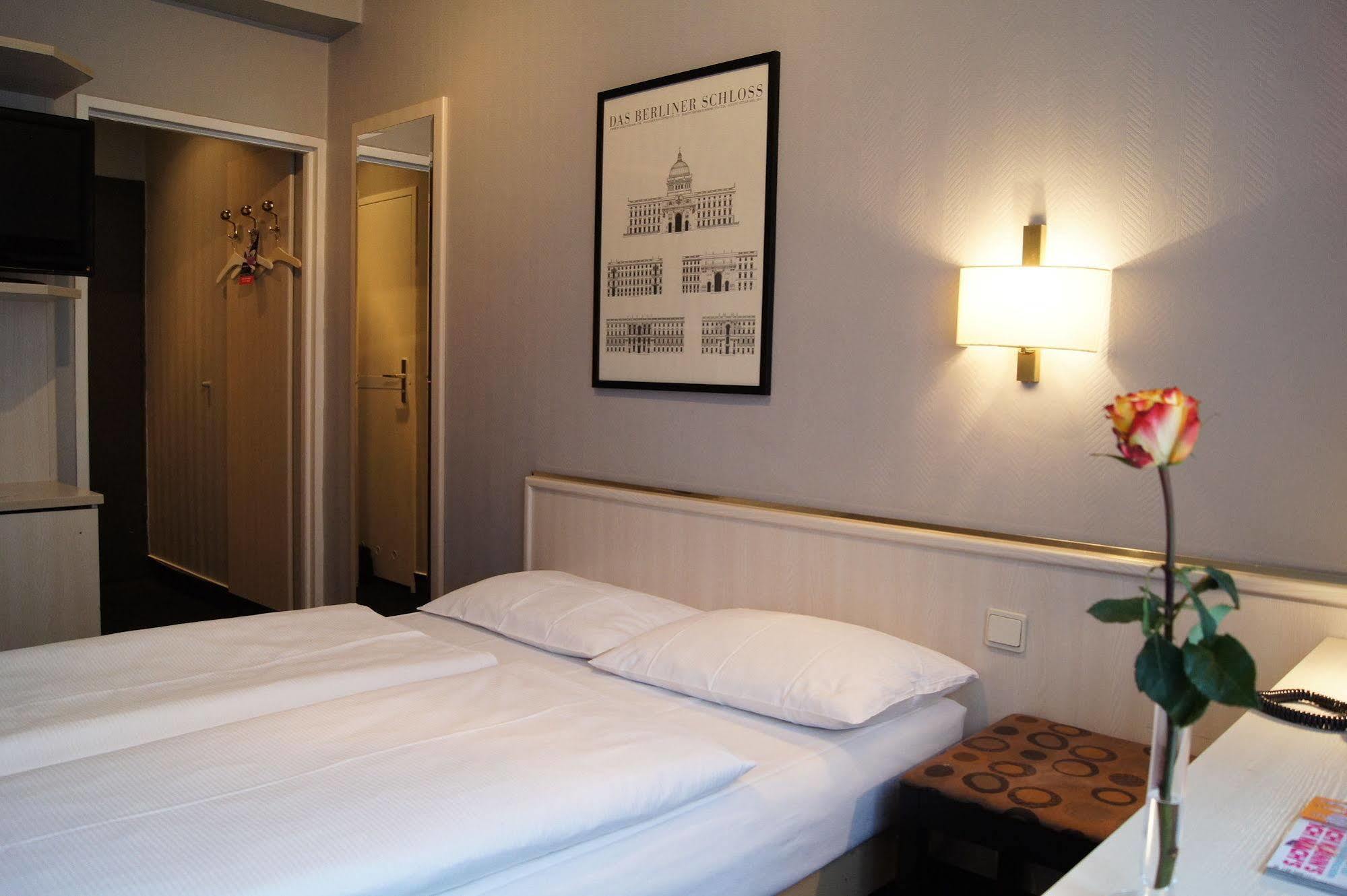 Berlin Plaza Hotel Am Kurfuerstendamm Ngoại thất bức ảnh
